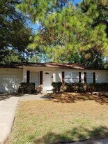 1401 W Lovers Ln in Arlington, TX - Building Photo