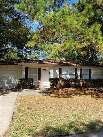 1401 W Lovers Ln in Arlington, TX - Building Photo