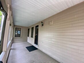 206 Elm St, Unit 2 in Northampton, MA - Building Photo - Building Photo