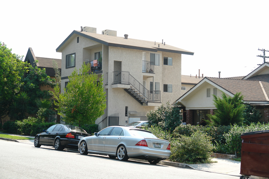 714 Orange Grove Ave in Glendale, CA - Building Photo