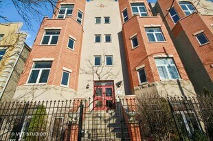 2629 N Ashland Ave in Chicago, IL - Building Photo