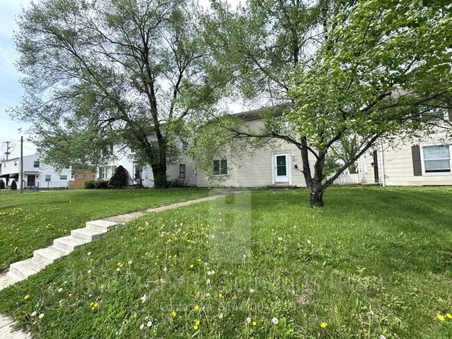 1079 S James Rd in Columbus, OH - Building Photo - Building Photo