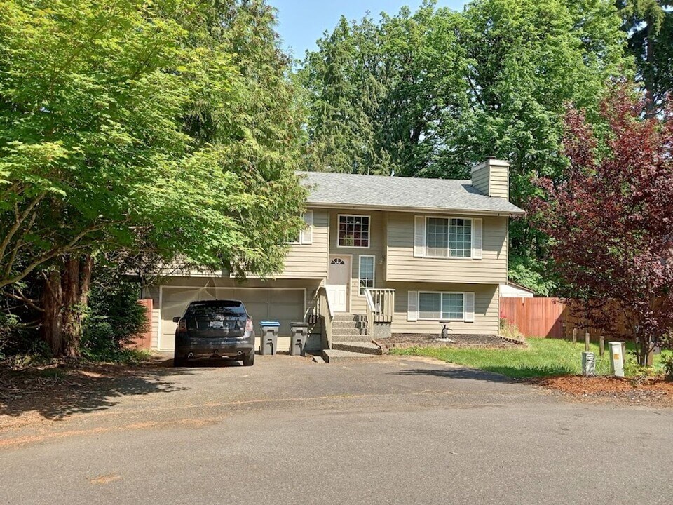 8832 Shady Forest Pl NE in Bremerton, WA - Building Photo