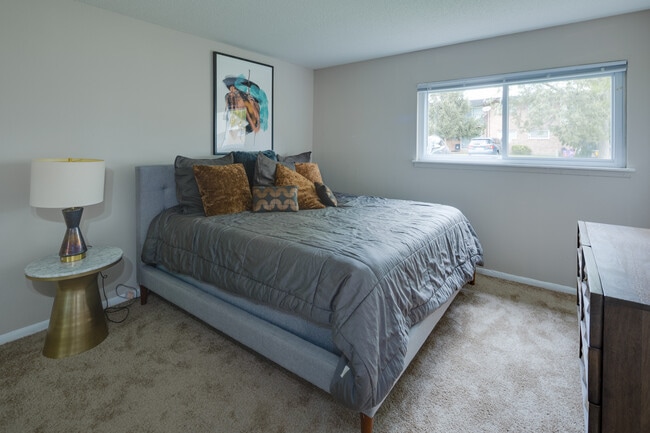 Willow Hill Apartments in Justice, IL - Building Photo - Interior Photo