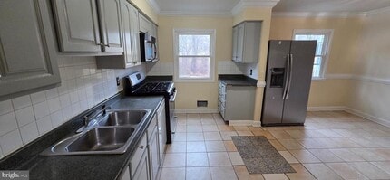 14419 Falmouth Dr in Woodbridge, VA - Building Photo - Building Photo