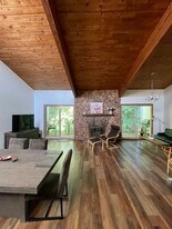 8331 Upper 138th Ct in Apple Valley, MN - Building Photo