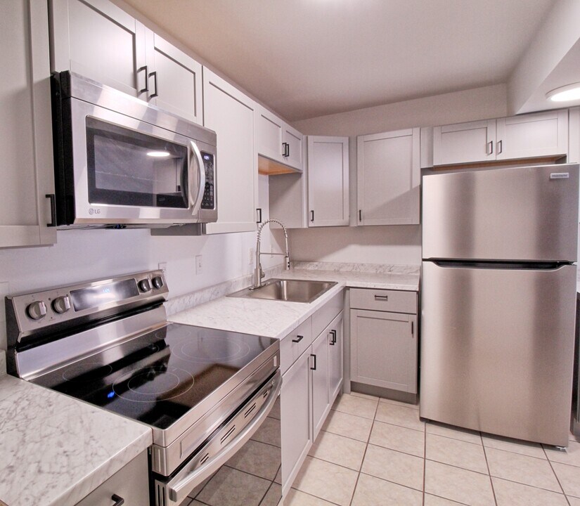 610-Carriage Court Apartments in Belvidere, IL - Building Photo