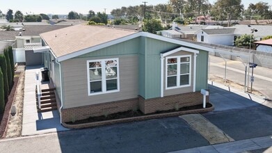 11 Palm Via in Anaheim, CA - Building Photo - Building Photo