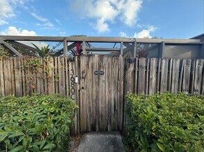 13680 Yarmouth Ct in Wellington, FL - Building Photo - Building Photo