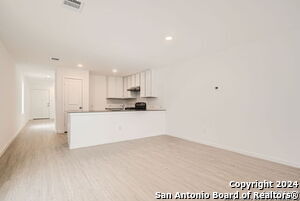 9126 Coronal Rings in San Antonio, TX - Building Photo - Building Photo