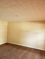 5792 Strathmoor Manor Cir in Lithonia, GA - Building Photo