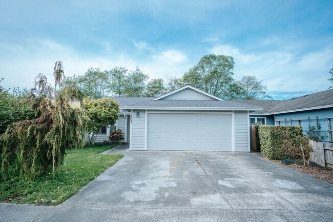 1303 Chaparrel Dr in Mckinleyville, CA - Building Photo - Building Photo