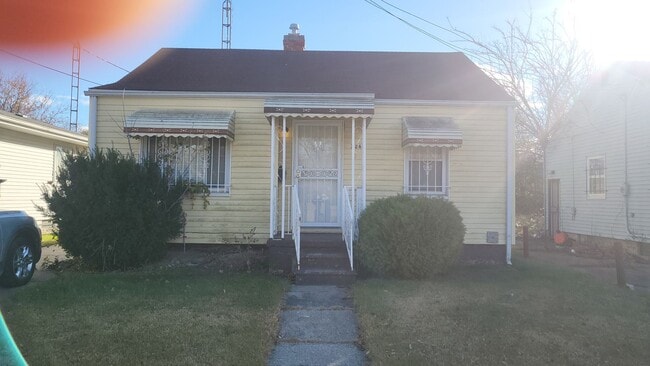 property at 726 E Parkway Ave