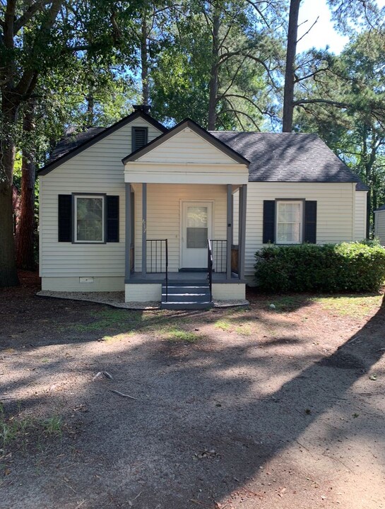 617 S Taylor St in Rocky Mount, NC - Building Photo