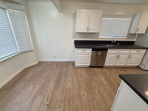 1848 Stevely Ave in Long Beach, CA - Building Photo - Building Photo