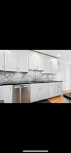 14555 Creek Branch Ct, Unit Master Bedroom in Centreville, VA - Building Photo - Building Photo