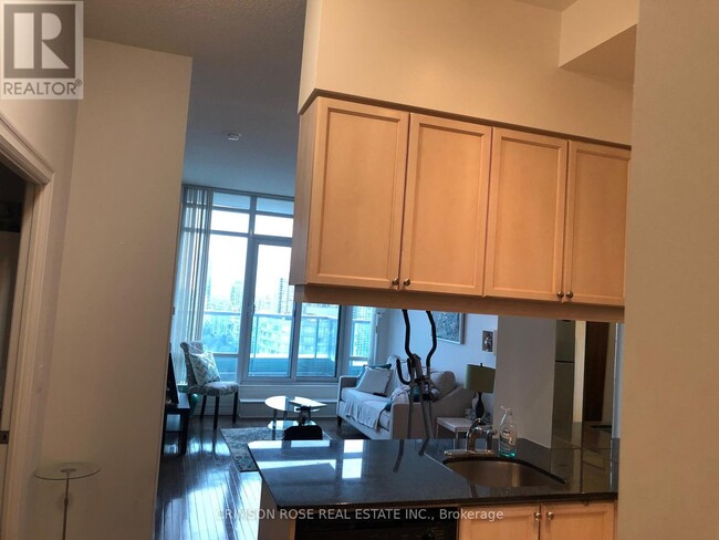 1-2901 Elm Dr W in Mississauga, ON - Building Photo - Building Photo