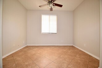 21460 E Roundup Way in Queen Creek, AZ - Foto de edificio - Building Photo