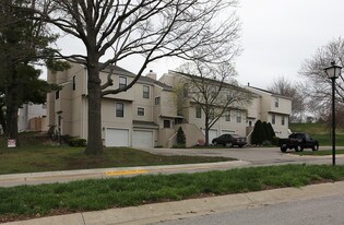 Villages of Overland Park in Overland Park, KS - Building Photo