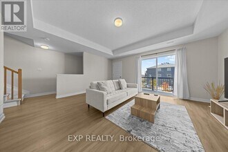 561 Entourage Private in Ottawa, ON - Building Photo - Building Photo