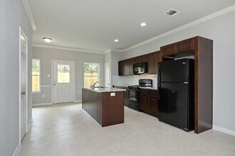 1043 Marcolin in Houston, TX - Foto de edificio - Building Photo