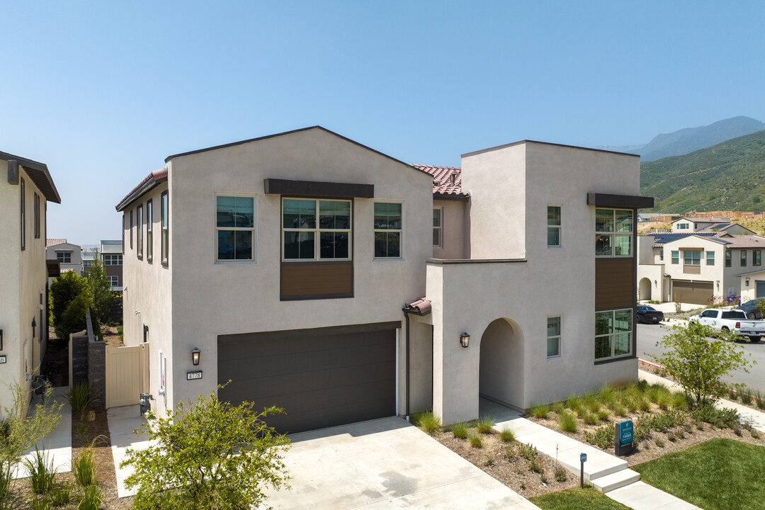 Narra Hills in Fontana, CA - Building Photo