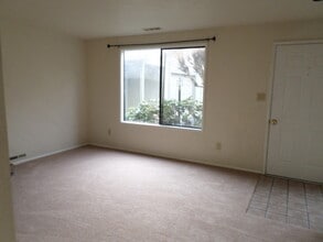 1149 Progress Dr in Medford, OR - Building Photo - Building Photo