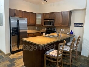 654-654 Cook Rd in Kelowna, BC - Building Photo - Building Photo