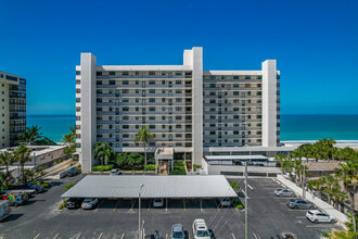 Surfside Towers Condos in Madeira Beach, FL - Building Photo - Building Photo