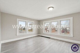 3241 Cherry St in Toledo, OH - Building Photo - Building Photo