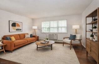 2467 NJ-10 in Morris Plains, NJ - Building Photo