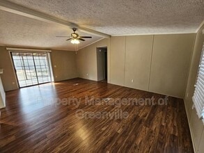 256 Oakvale Dr in Easley, SC - Building Photo - Building Photo