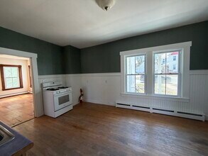 110 Estey St in Brattleboro, VT - Building Photo - Building Photo