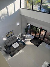 200 Lakeview Dr, Unit 313 in Weston, FL - Foto de edificio - Building Photo