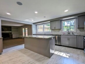 5927 Ogilby Dr in Hudson, OH - Building Photo - Building Photo