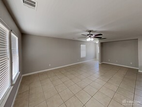 6811 Rustic Pecan Ln in Houston, TX - Building Photo - Building Photo