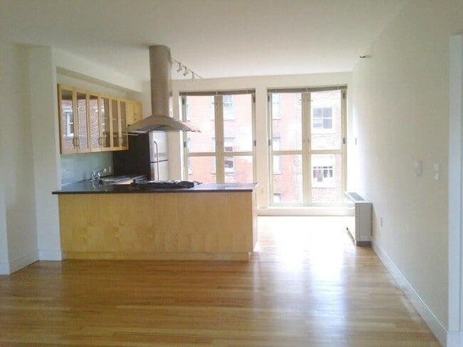 property at 246 Front St