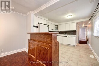 132 Spears St in Toronto, ON - Building Photo - Building Photo