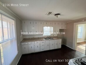 2316 Moss St in North Little Rock, AR - Building Photo - Building Photo