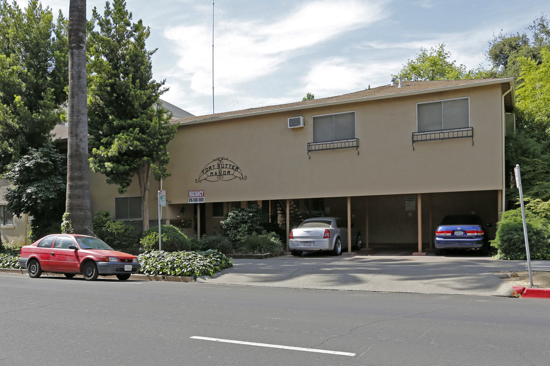 Fort Sutter Manor in Sacramento, CA - Building Photo