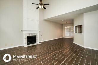 8643 Silent Oaks in San Antonio, TX - Building Photo - Building Photo