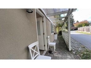 15xx Nichol Rd in White Rock, BC - Building Photo - Building Photo