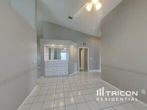 1903 Saddle Lake Pl in Brandon, FL - Building Photo - Building Photo