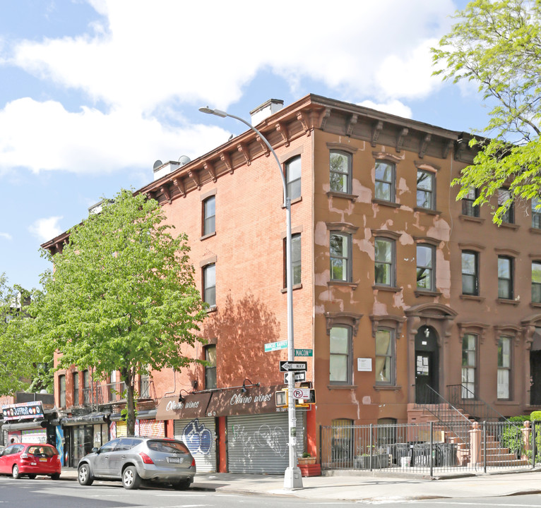 428 Marcus Garvey Blvd in Brooklyn, NY - Building Photo