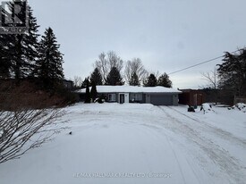 13305 Jane St in King City, ON - Building Photo