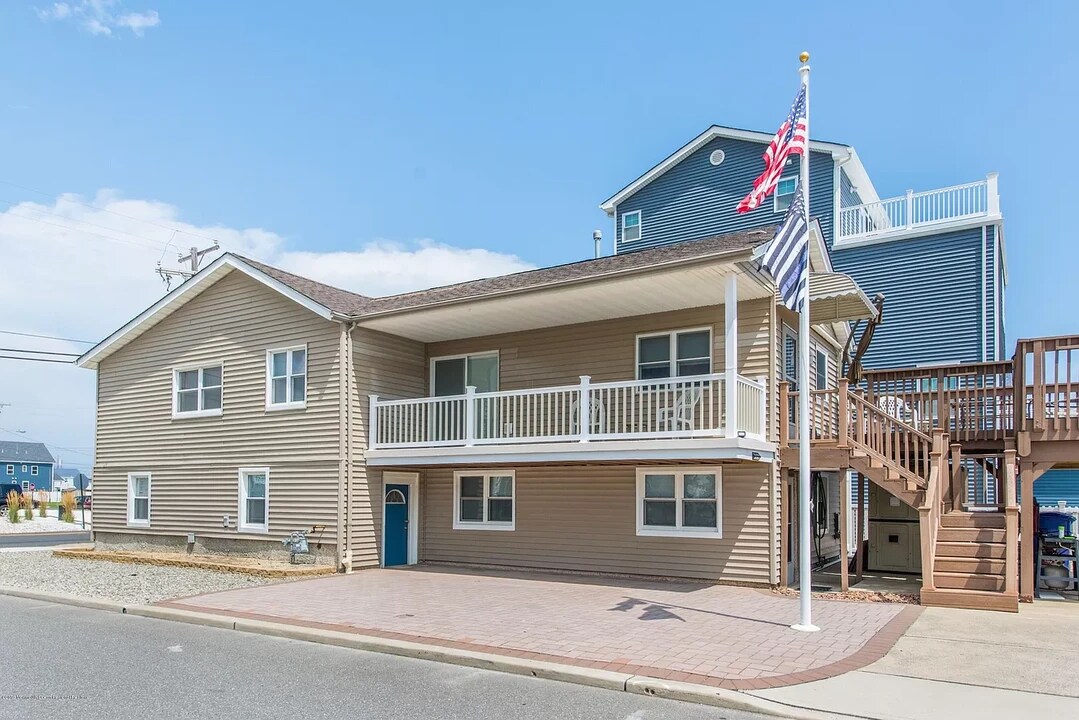 118 6th Ave, Unit 1053 in Seaside Heights, NJ - Foto de edificio