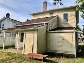 548 E Pearl St in Miamisburg, OH - Building Photo - Building Photo