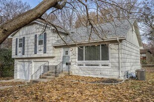 9404 E 80 Terrace in Raytown, MO - Building Photo