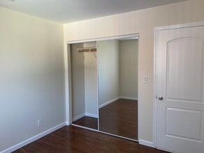 14352 Tiara St, Unit 3 in Van Nuys, CA - Building Photo - Building Photo