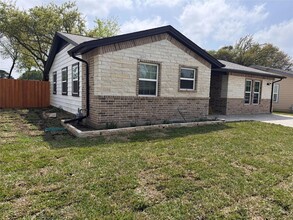 1814 Morgan St in Irving, TX - Building Photo - Building Photo